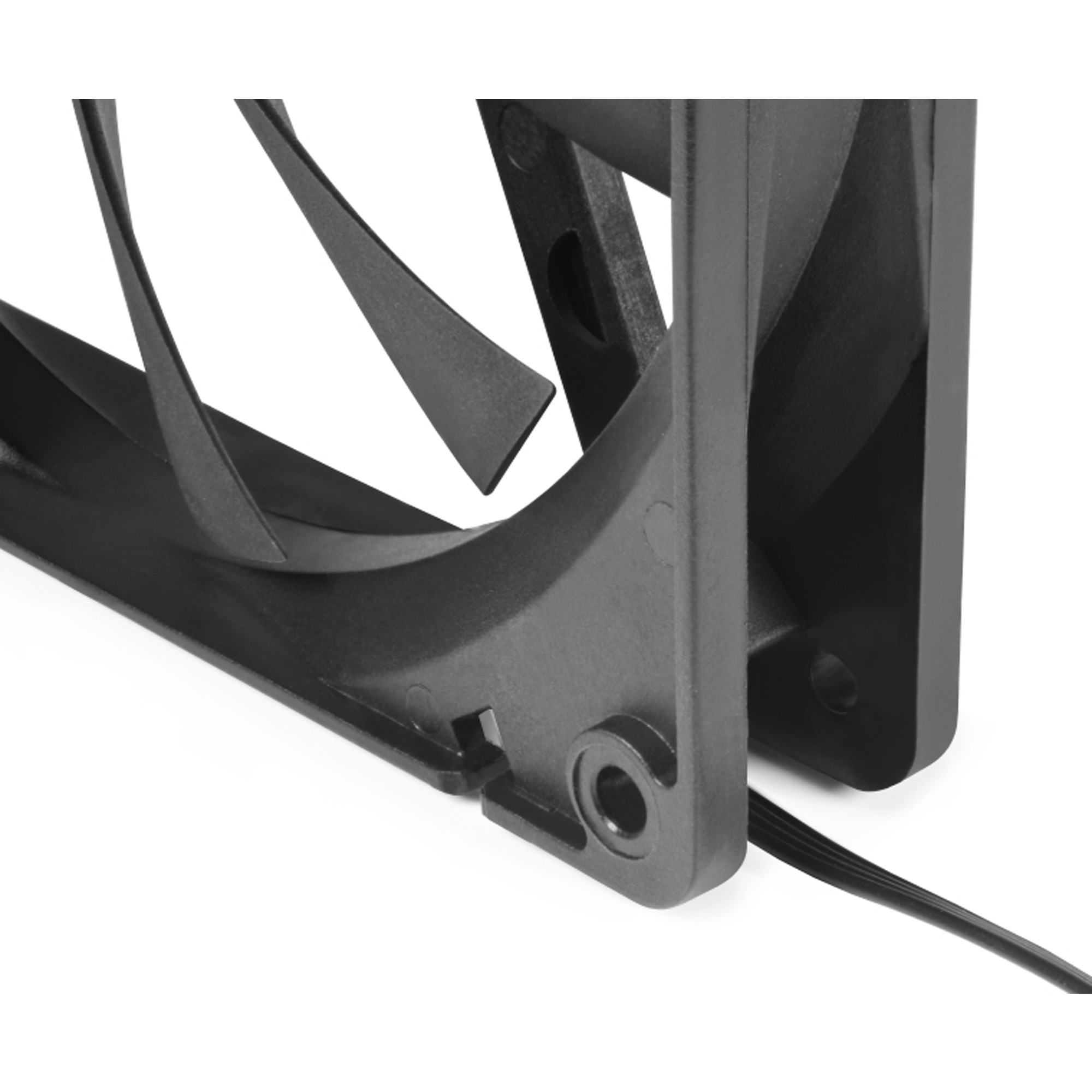 Alphacool Core 140mm PWM 2000rpm – Image 4